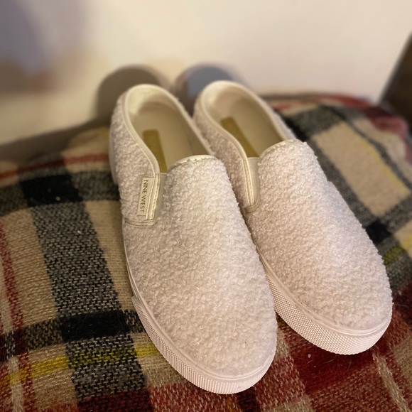 Nine West- EUC- size 9 mules/ clogs slip ons - Picture 12 of 14